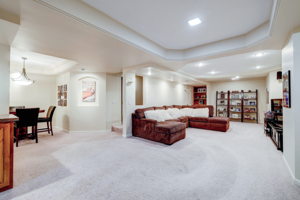 17 Family room
