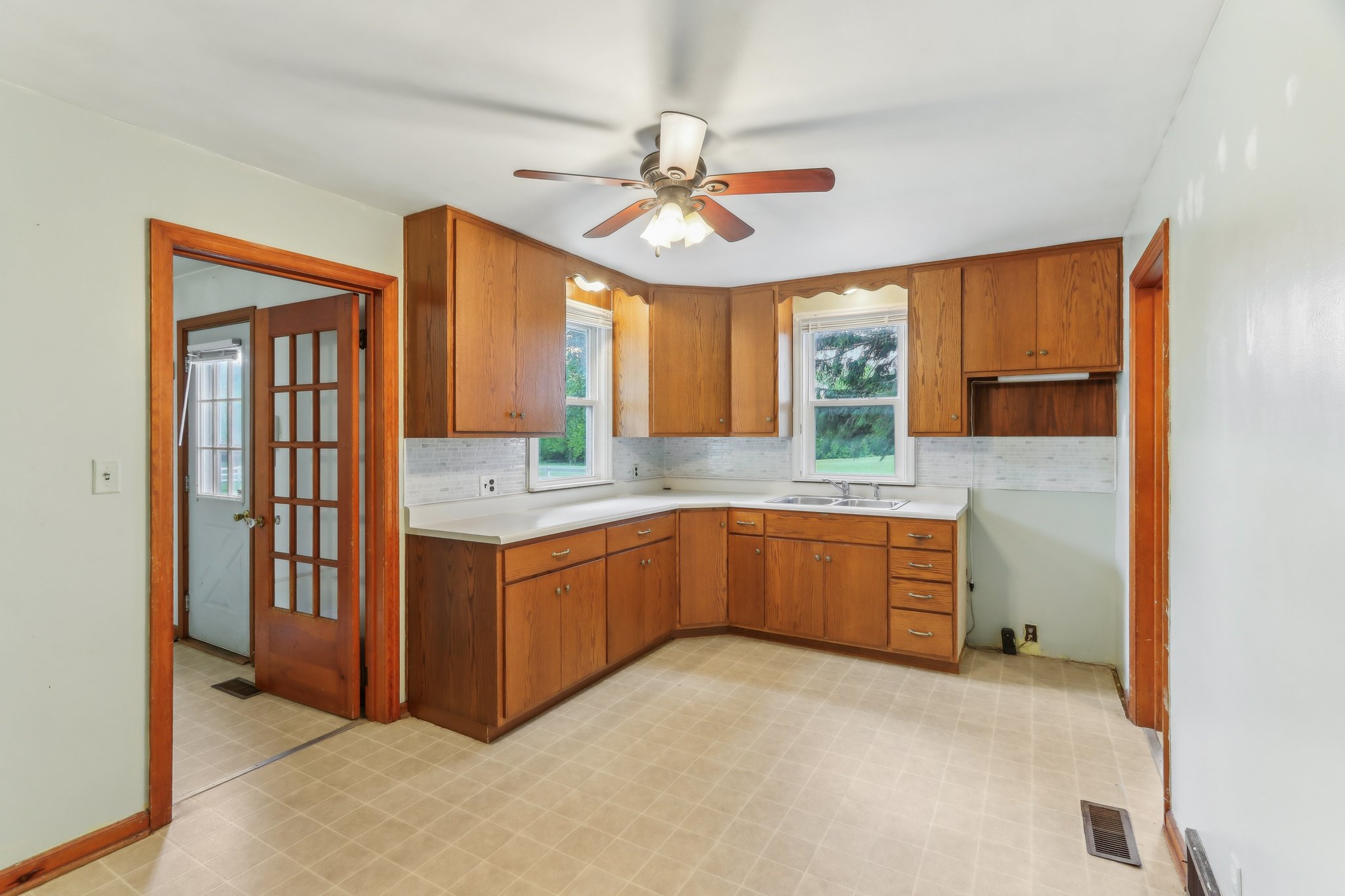 625 W-2205-010.jpg