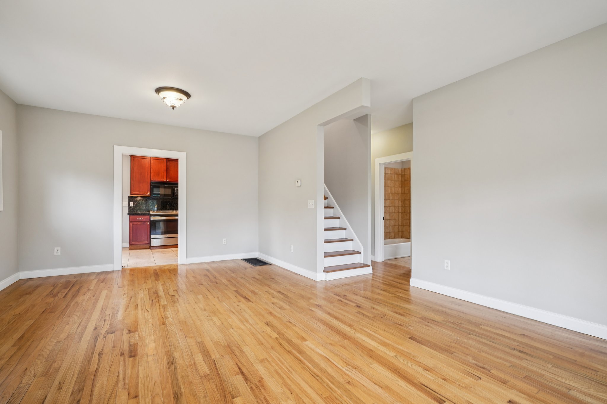 NE Milton St-S0708-008.jpg
