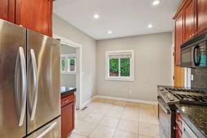 NE Milton St-S0708-015.jpg