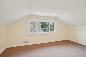 NE Milton St-S0708-023.jpg