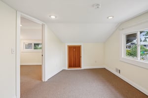 NE Milton St-S0708-024.jpg