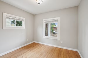 NE Milton St-S0708-027.jpg