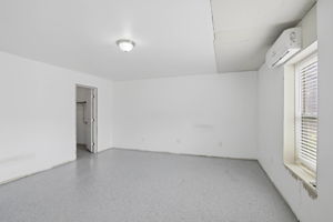 Photo 49