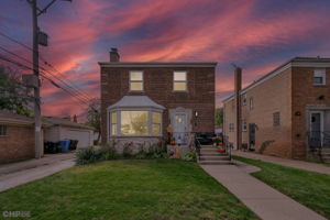 6016 N Monticello_001 - Twilight