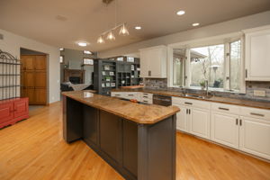 16-Kitchen