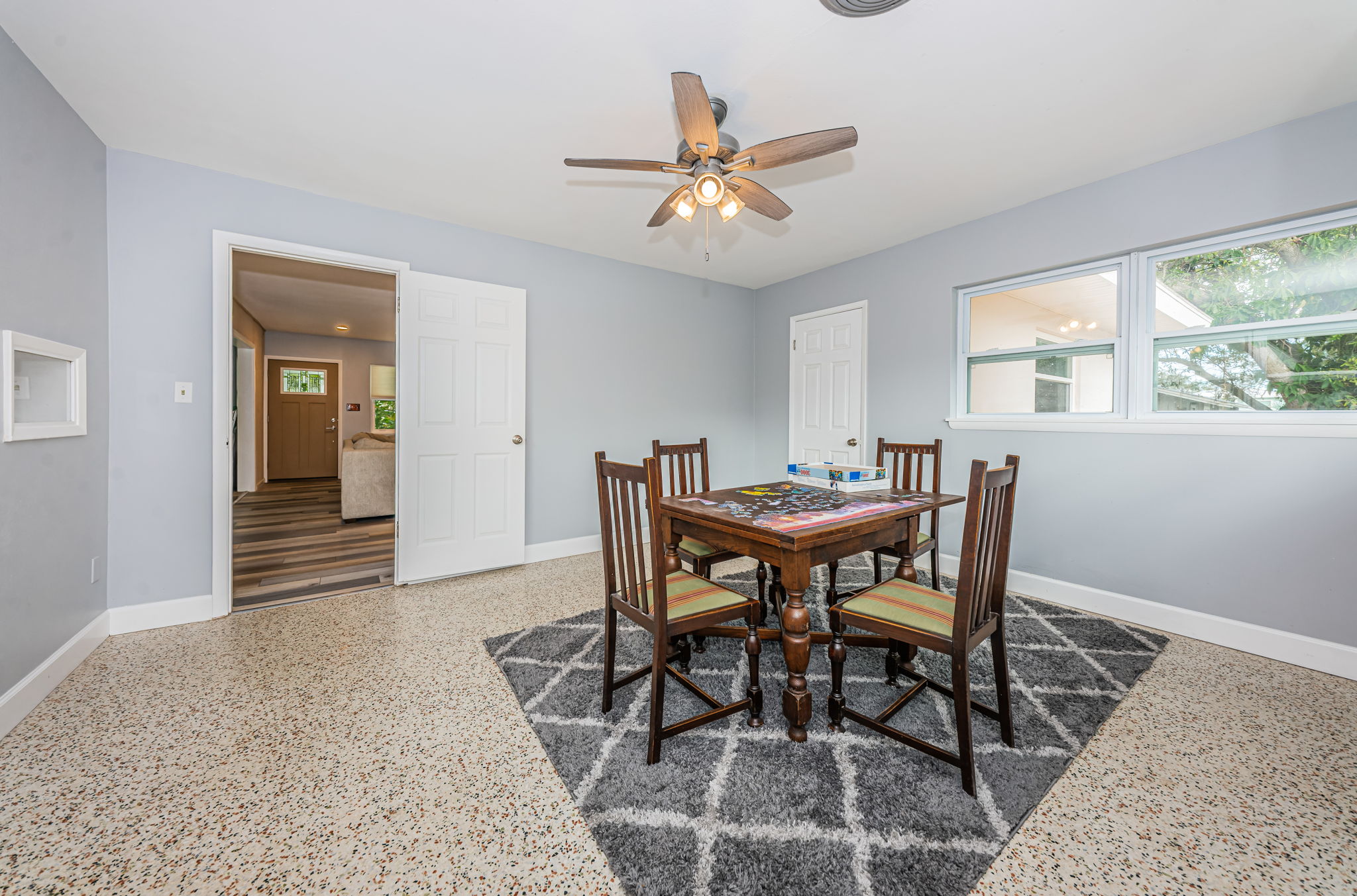 Dining Room4-2