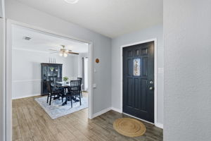 Foyer/Dining Room