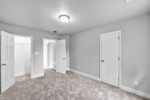  Photo 33
