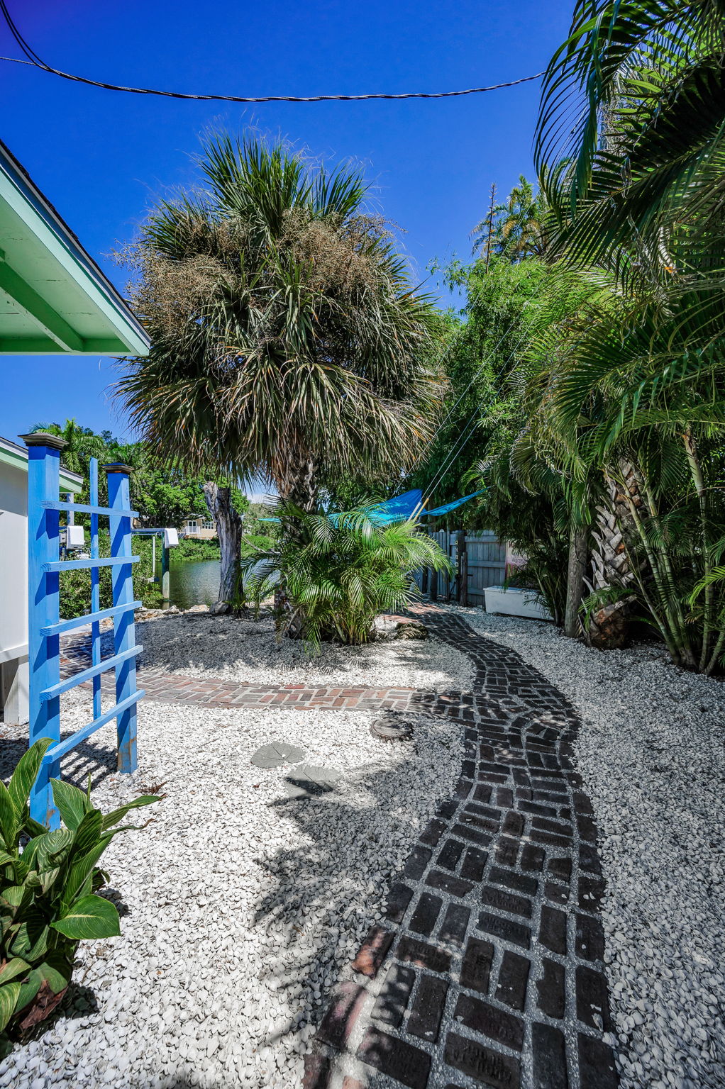 Frontyard2