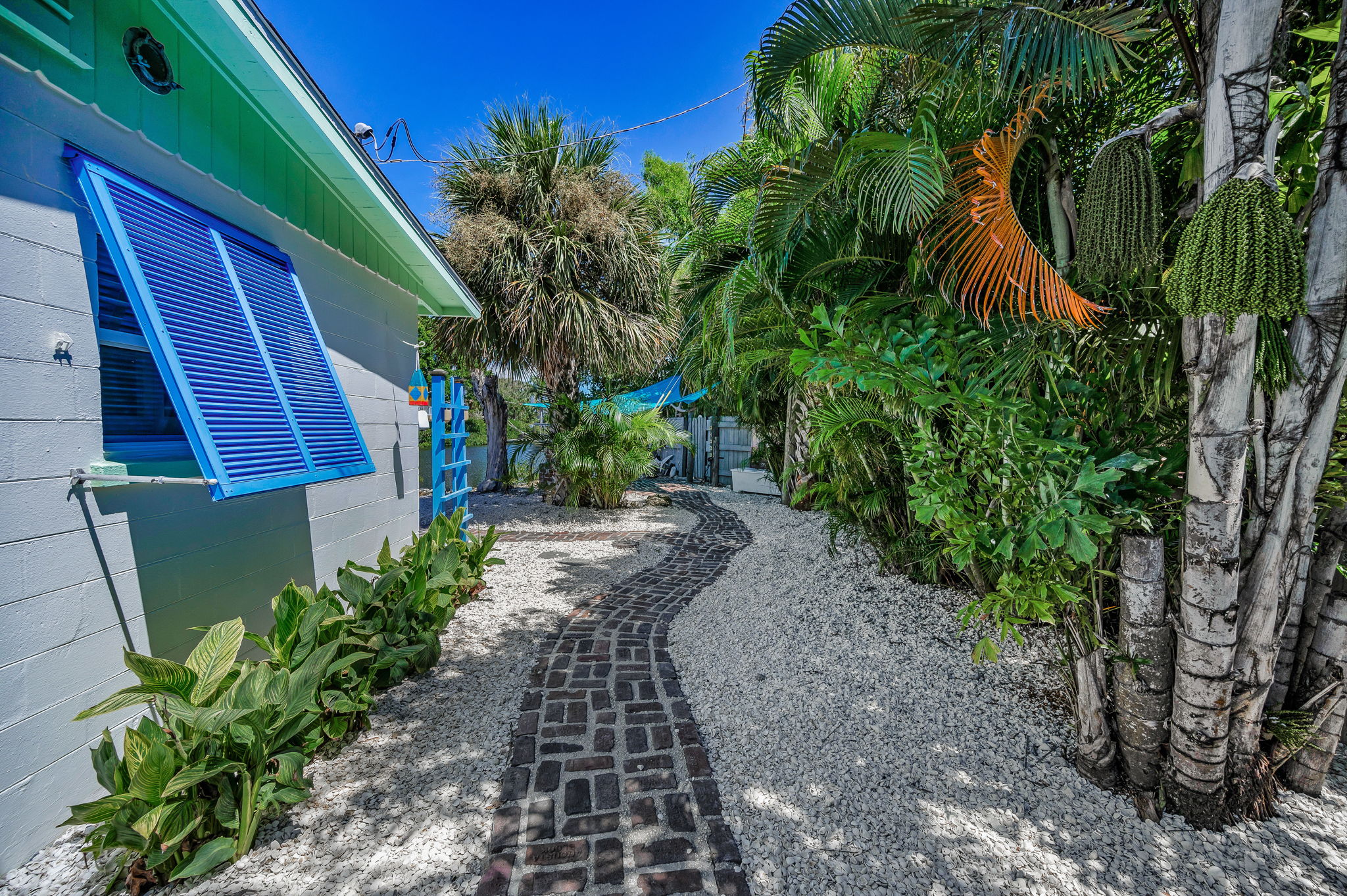 Frontyard4
