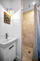 Bathroom1b