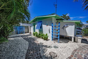 Front Exterior6