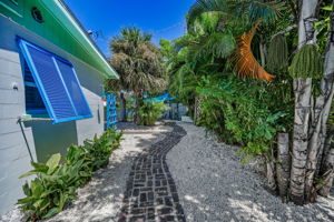 Frontyard4