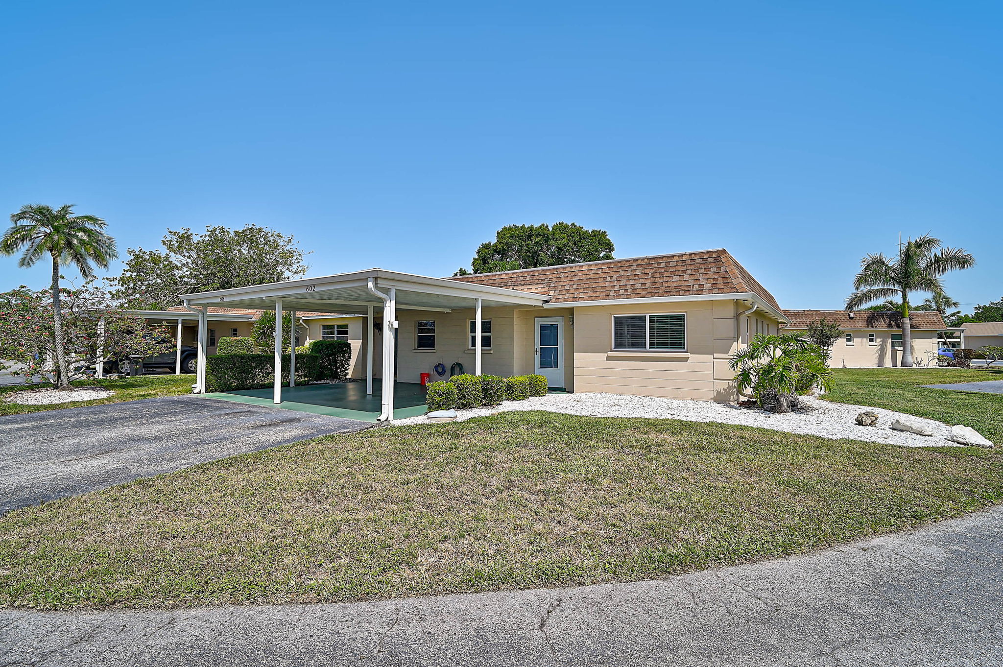 602 Park Cir-1