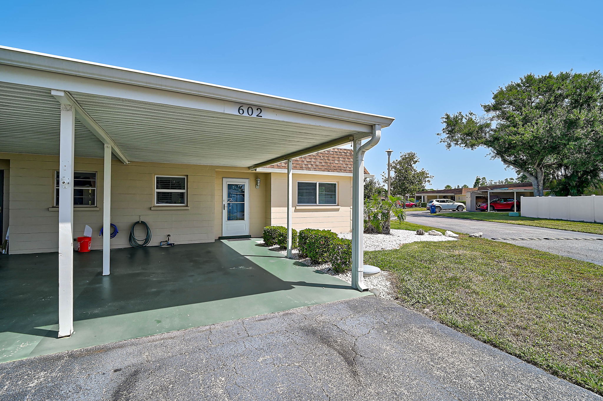 602 Park Cir-5