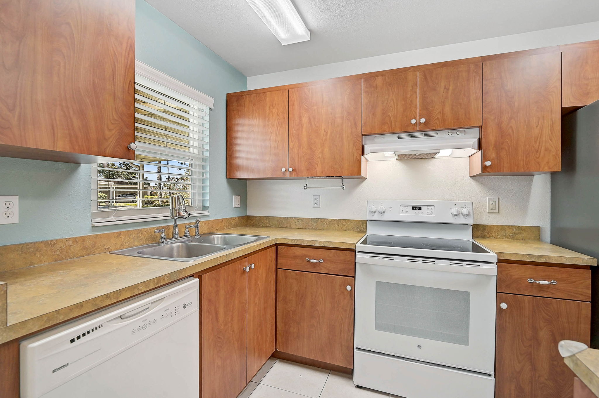 602 Park Cir-7