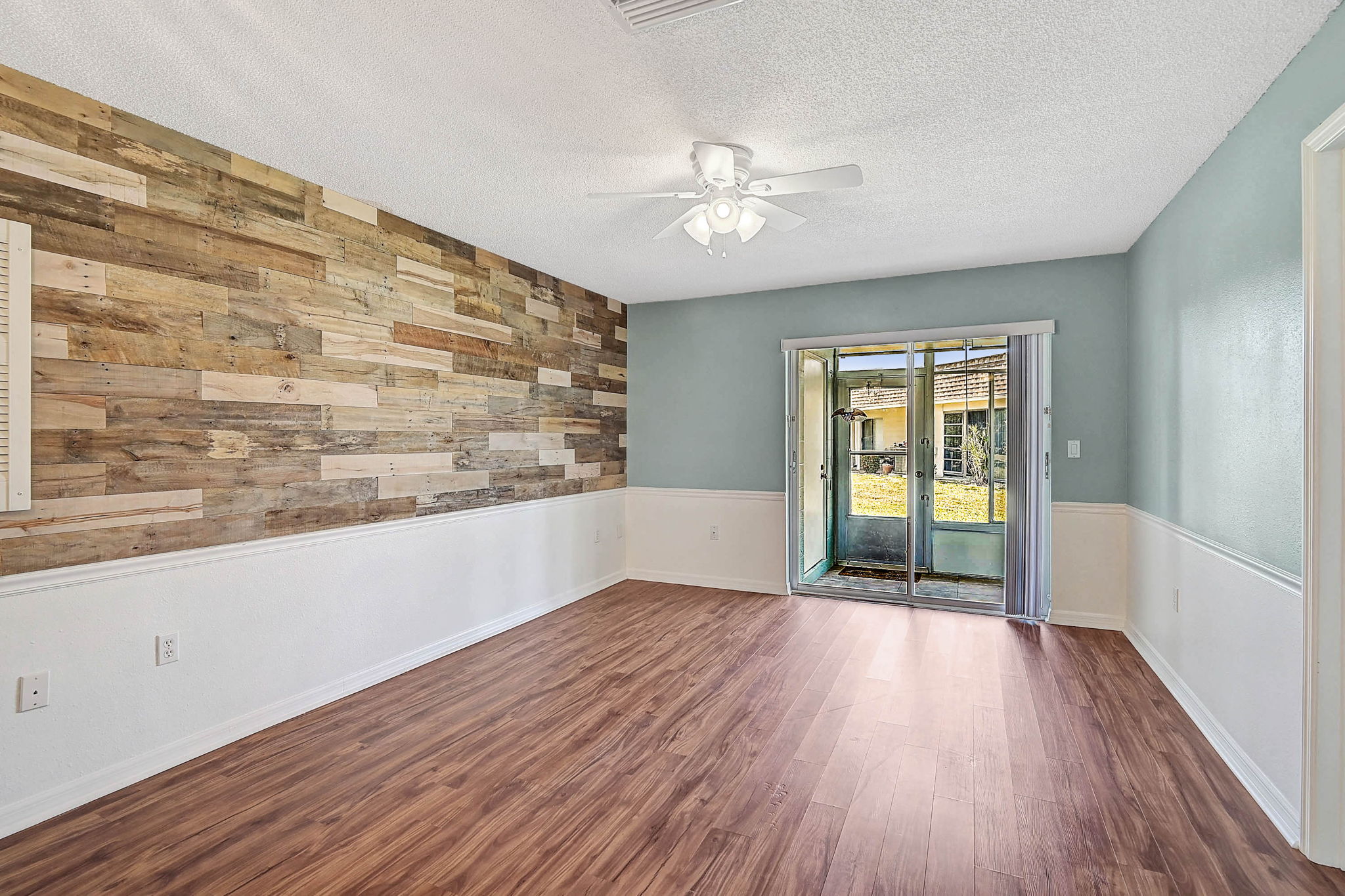 602 Park Cir-13