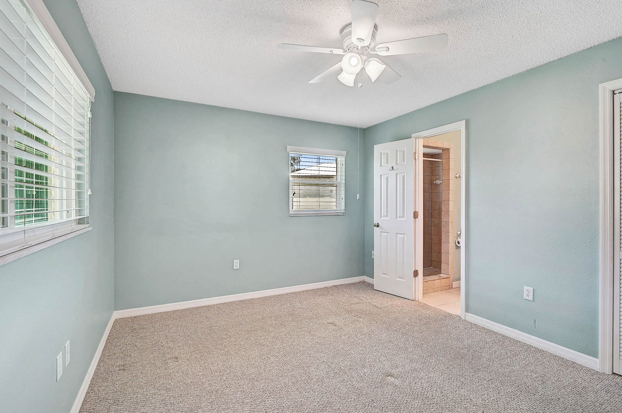 602 Park Cir-22