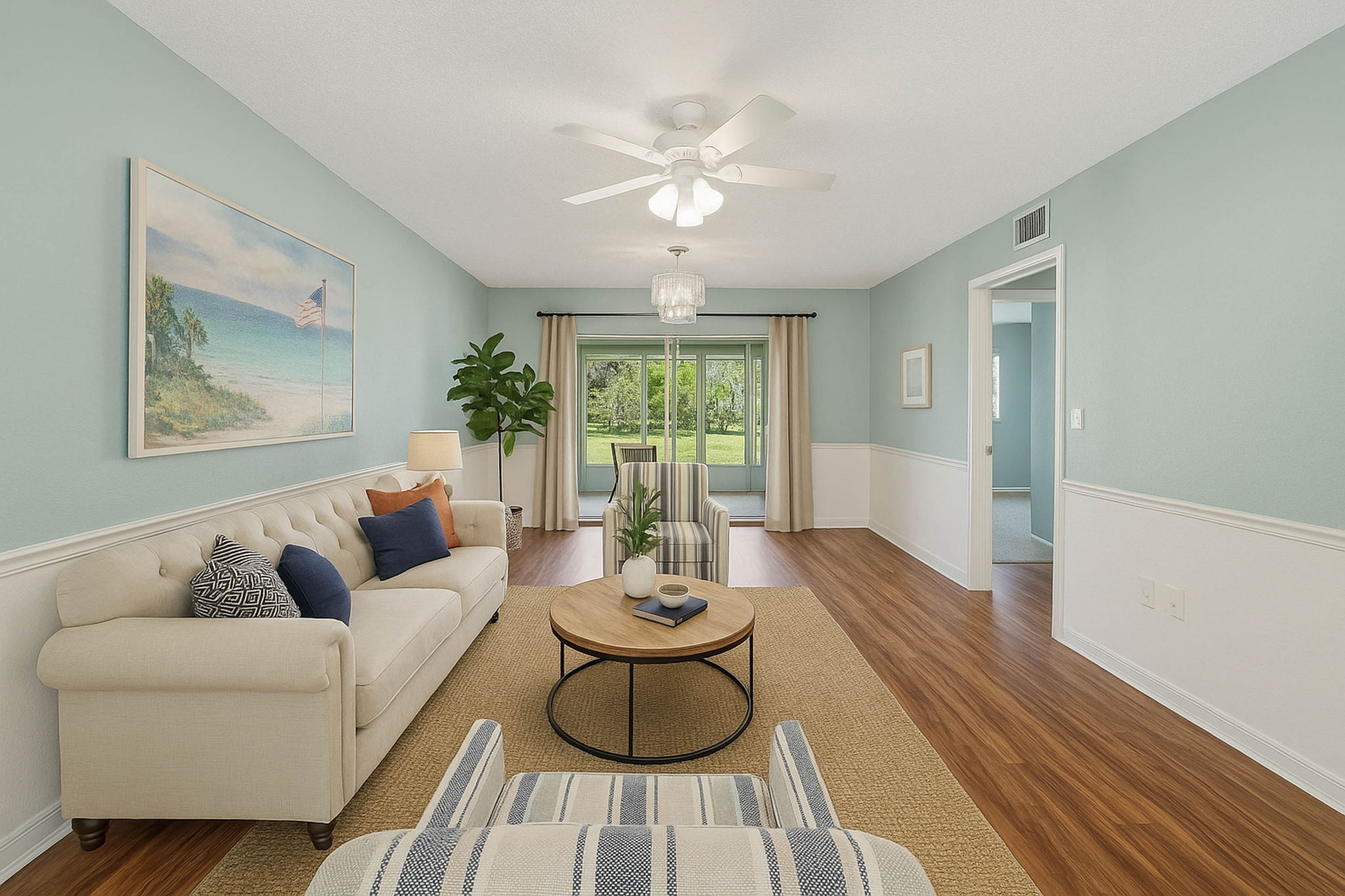 602 Park Cir - Living Room-2