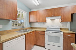 602 Park Cir-7