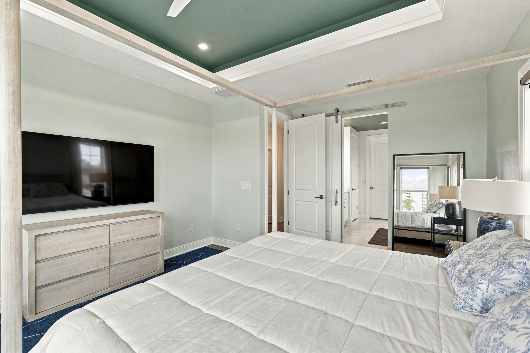 Interiors (6)