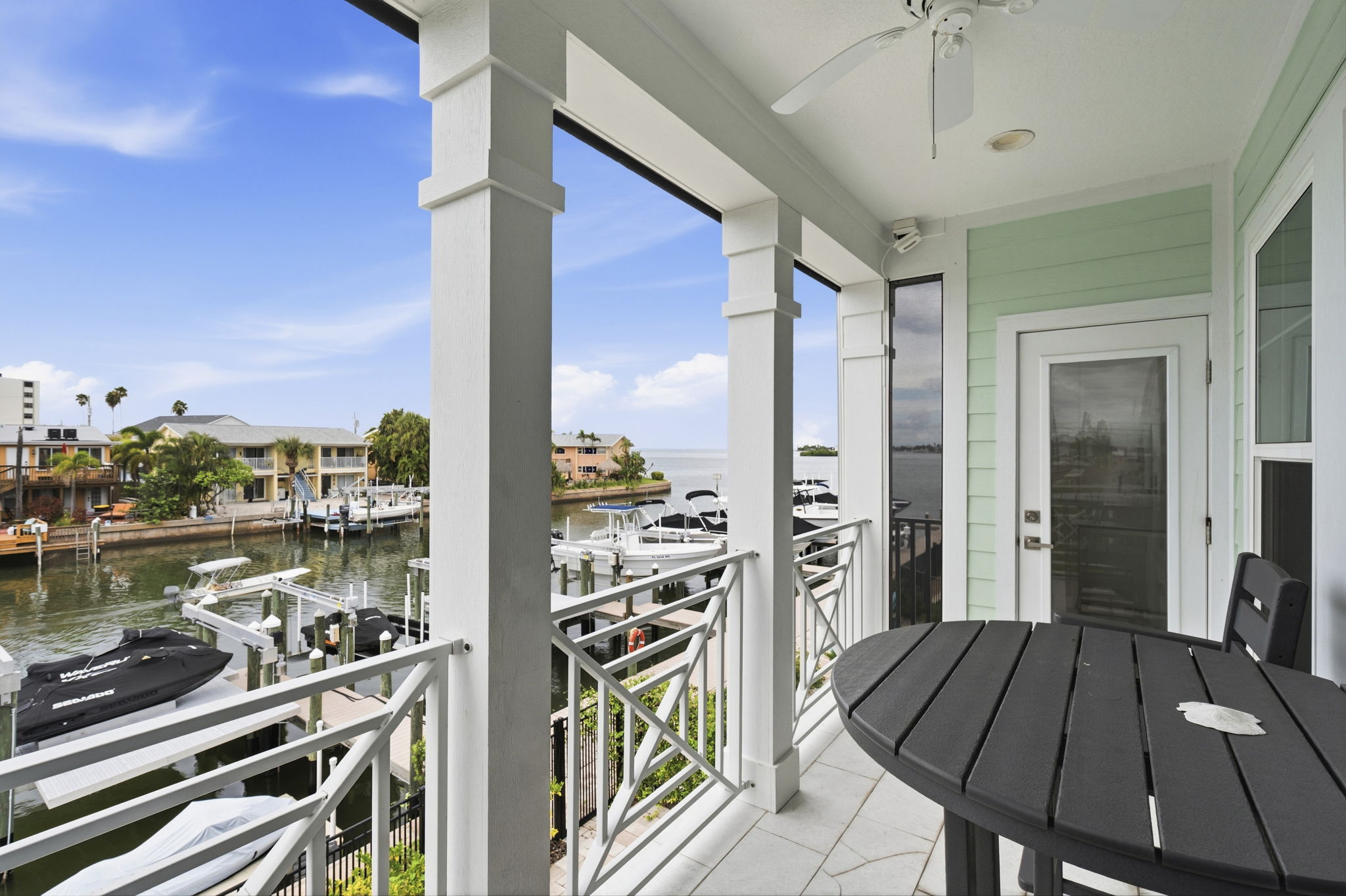 Interiors (25)