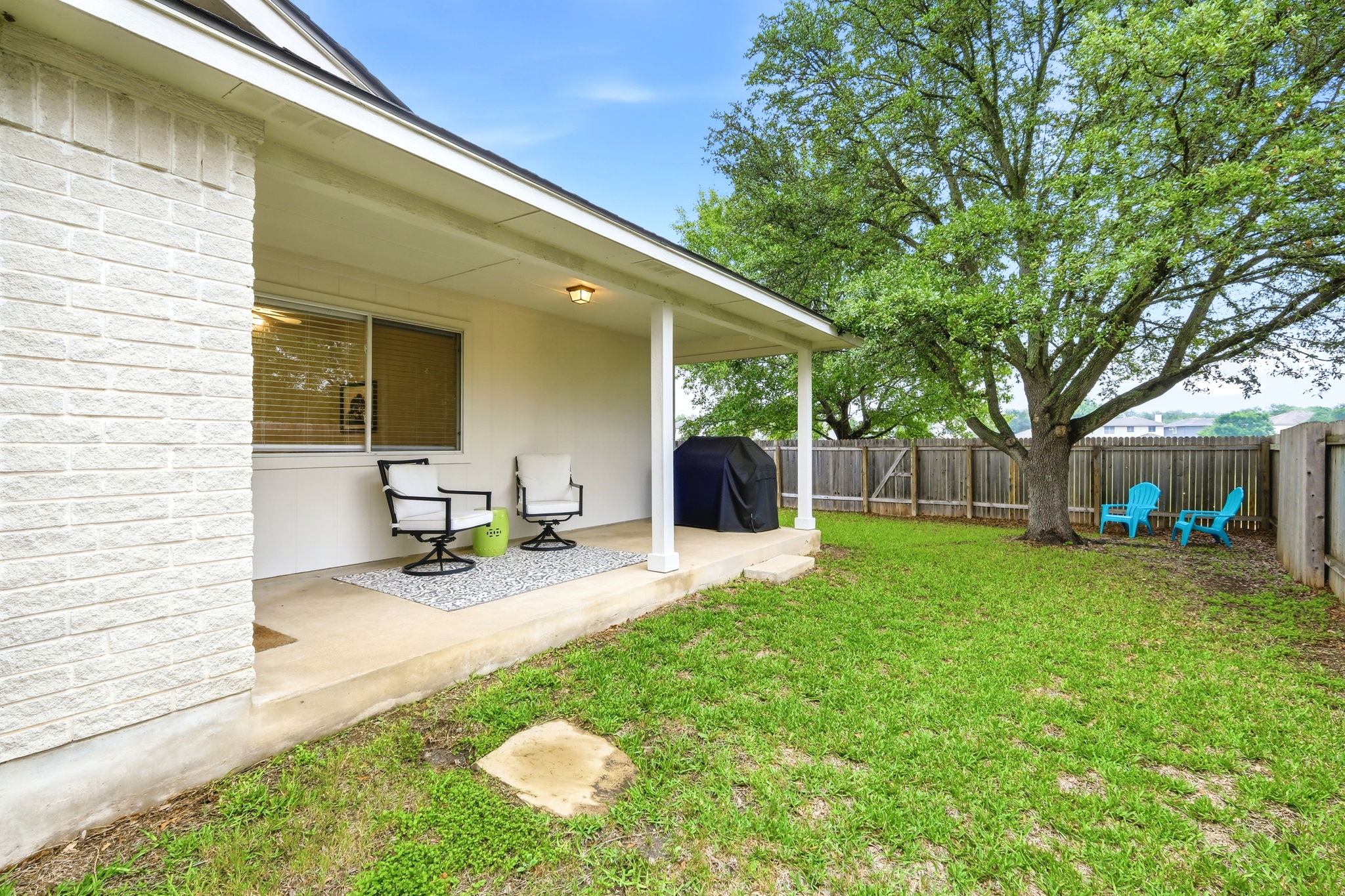Patio/Side Yard