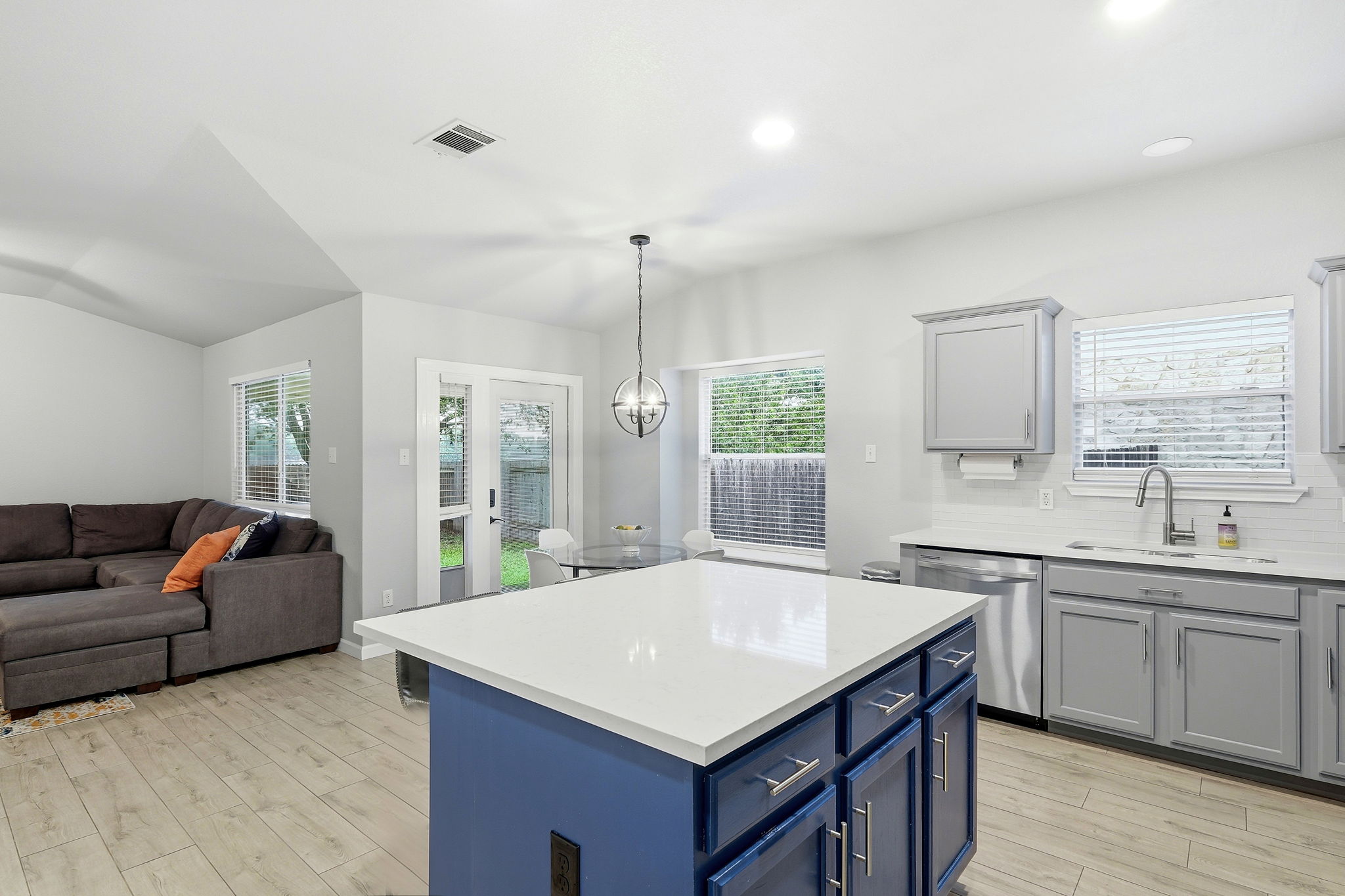 Kitchen/Breakfast Nook