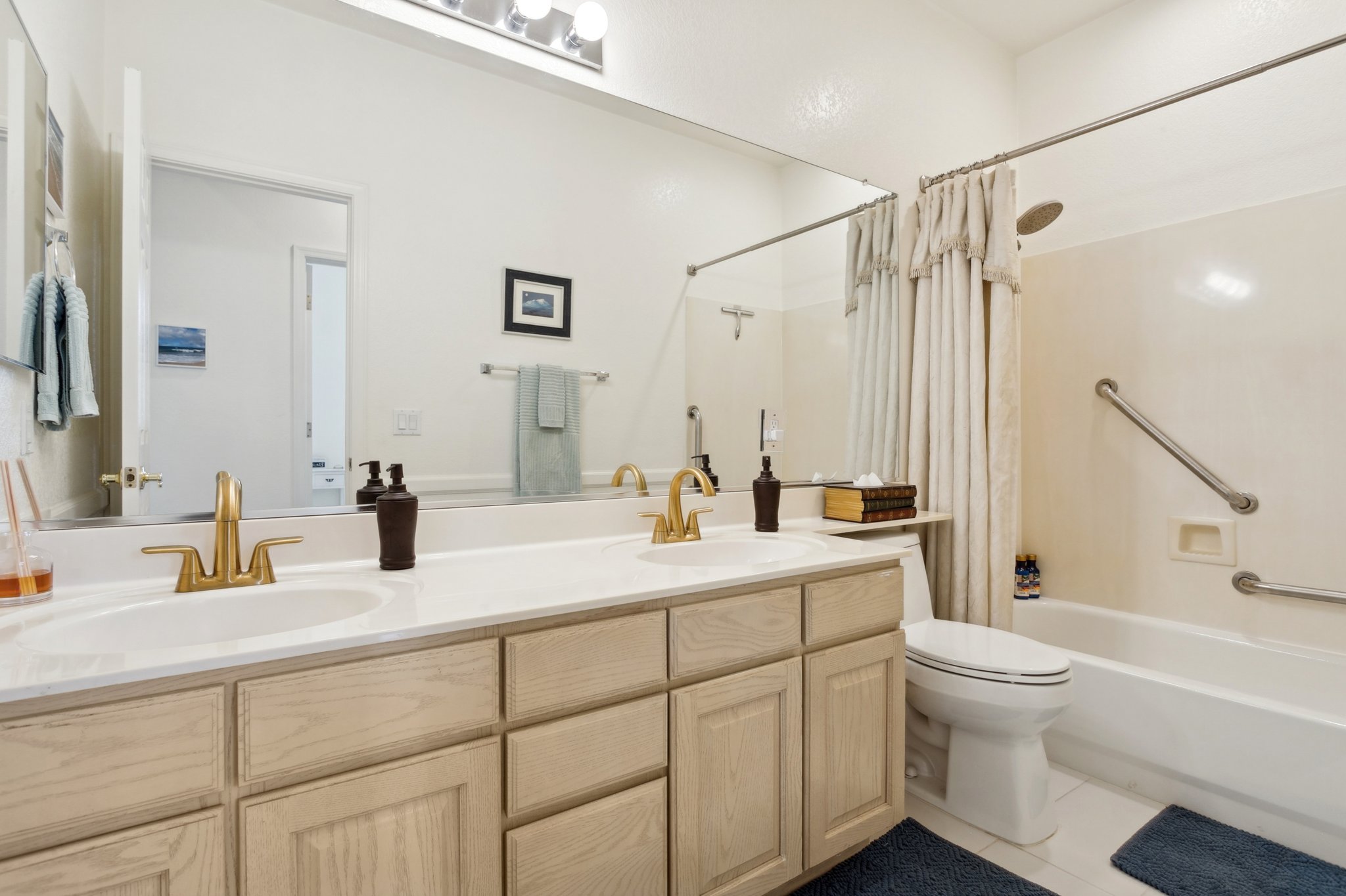 6020 E Hartford Ave - 030.jpg