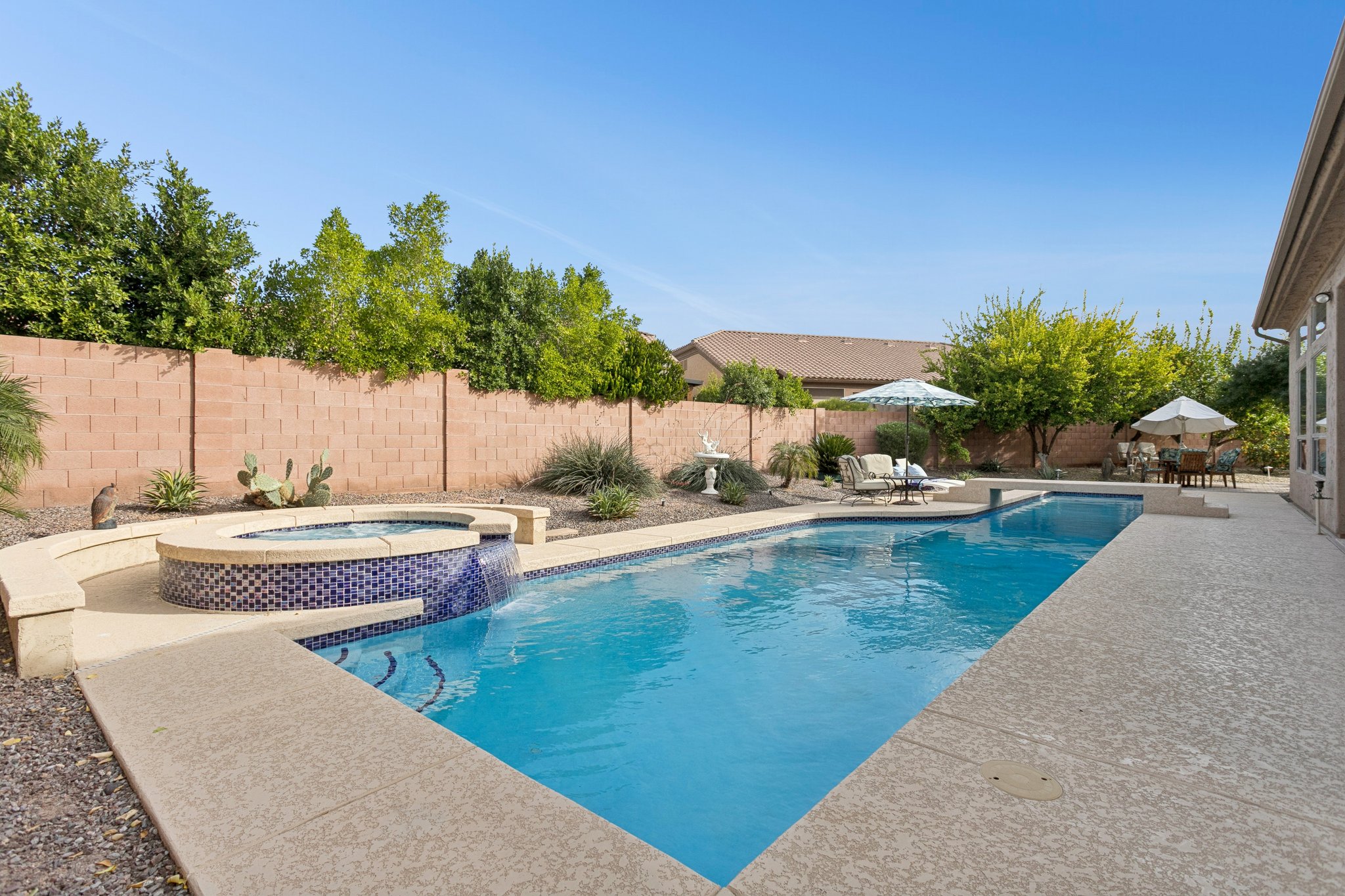 6020 E Hartford Ave - 043.jpg