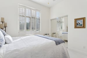 6020 E Hartford Ave - 026.jpg