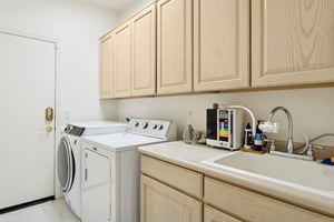 6020 E Hartford Ave - 031.jpg