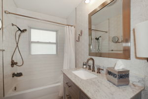 Bathroom2 - 495A1993 (1)