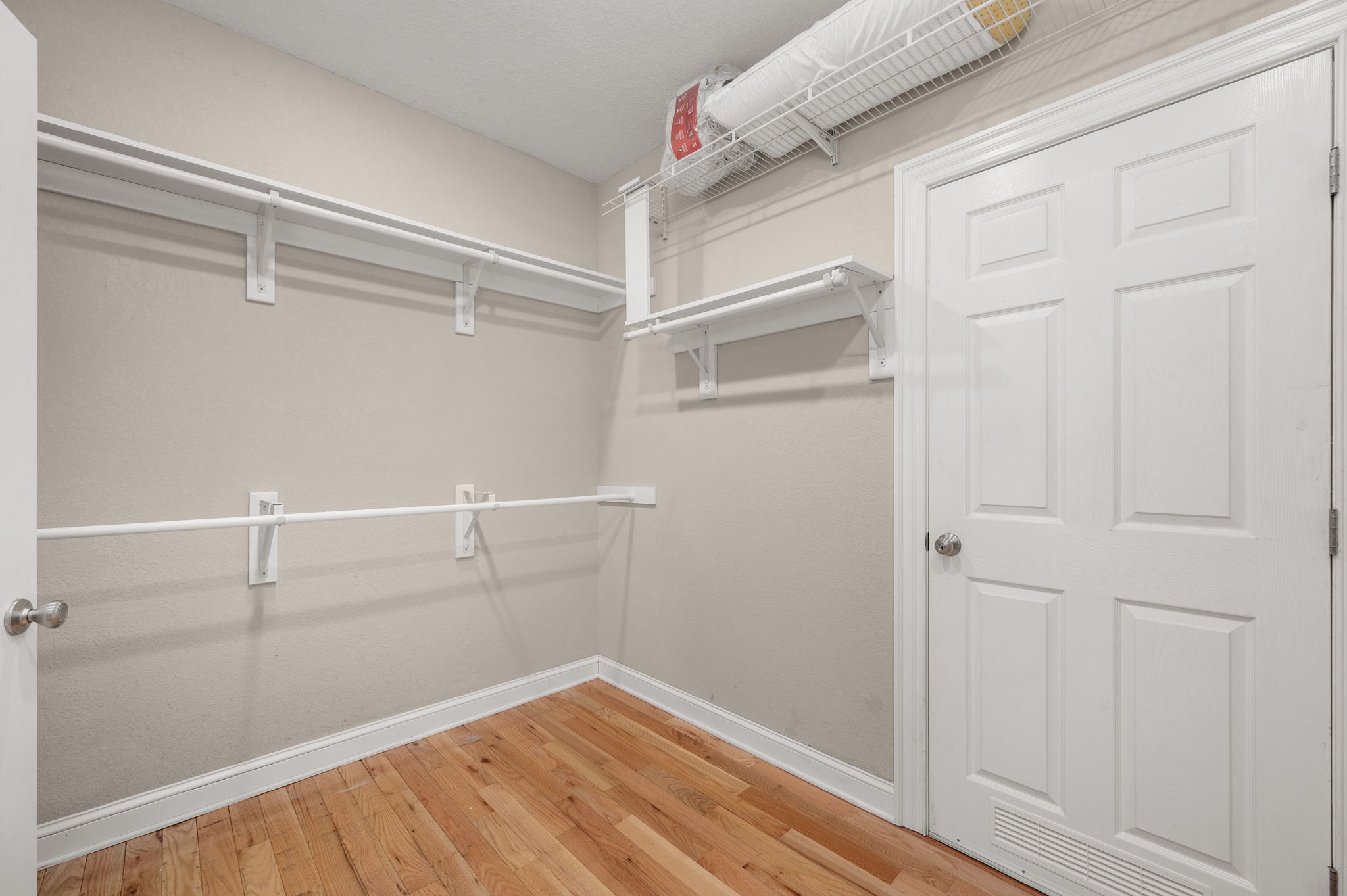 6021-Martins-Point-BR1-Closet-V3