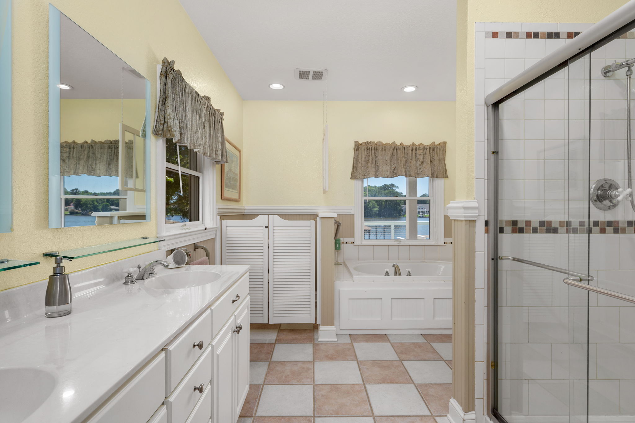 6021-Martins-Point-BR1-Private-Bath-V3