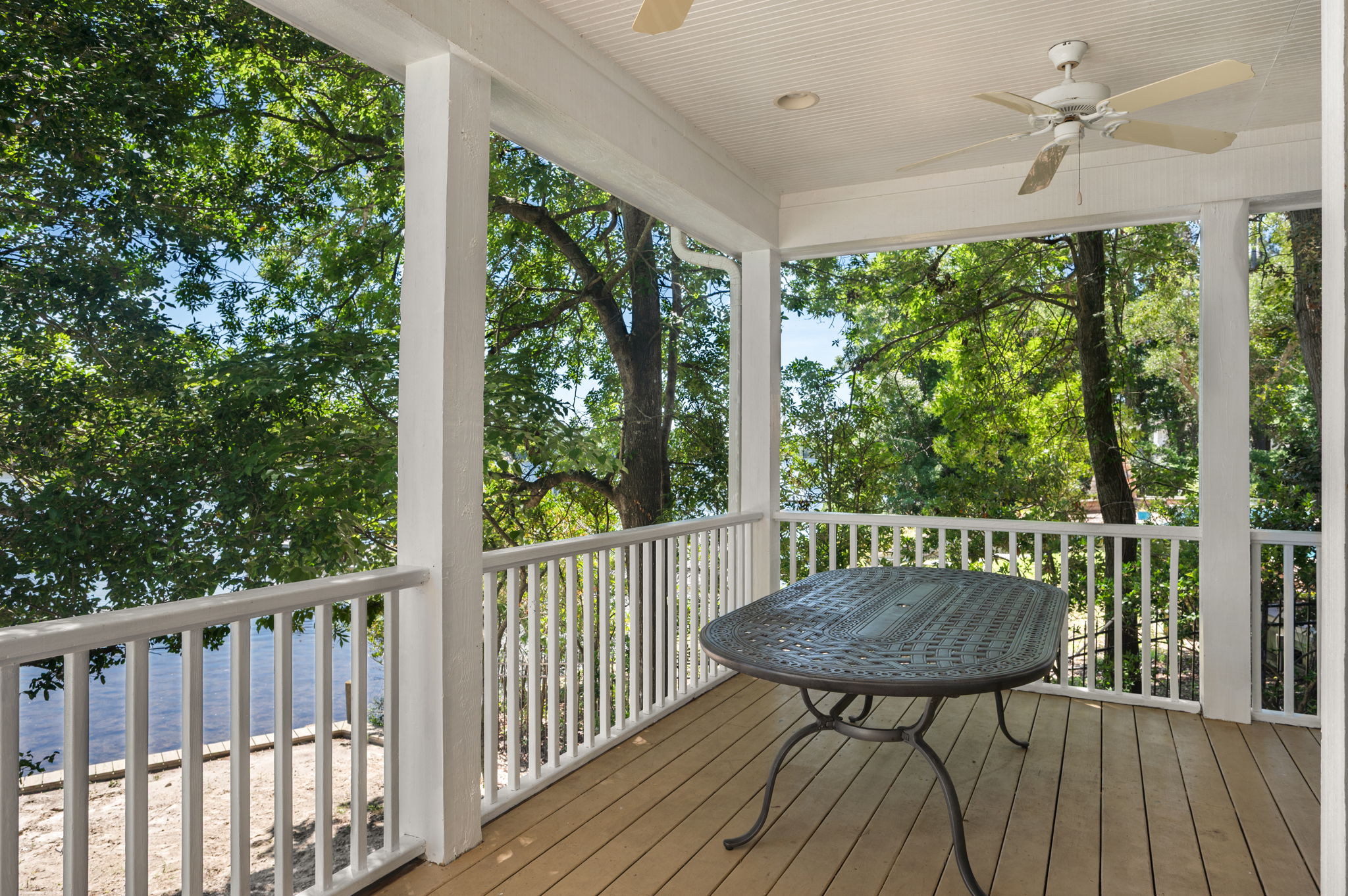 6021-Martins-Point-Covered-Porch