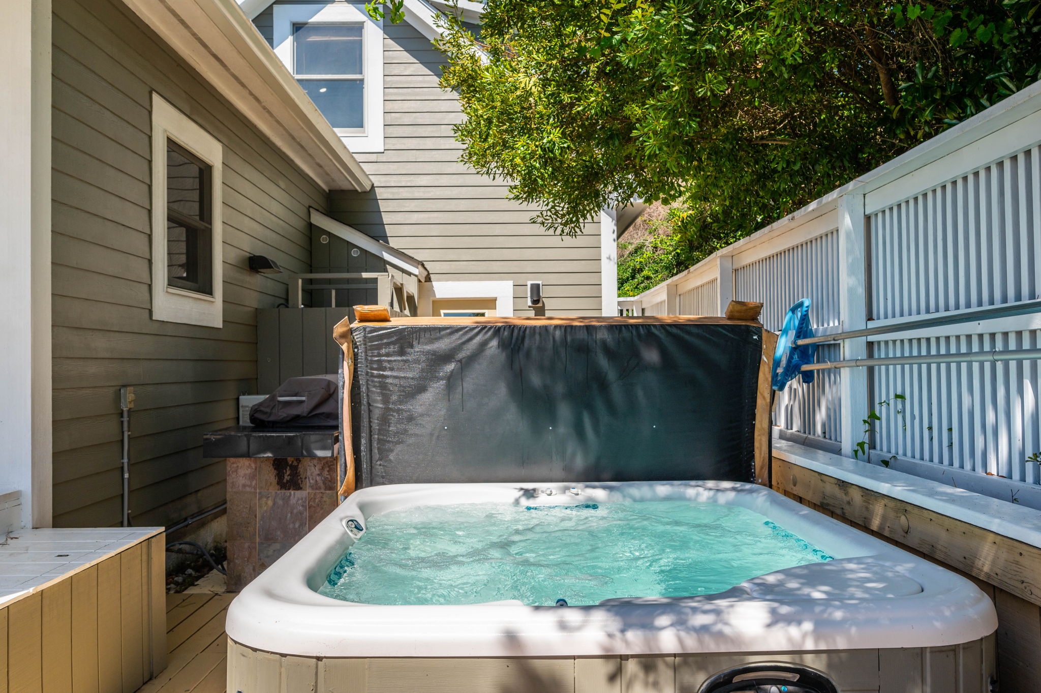 6021-Martins-Point-Hot-Tub-V2