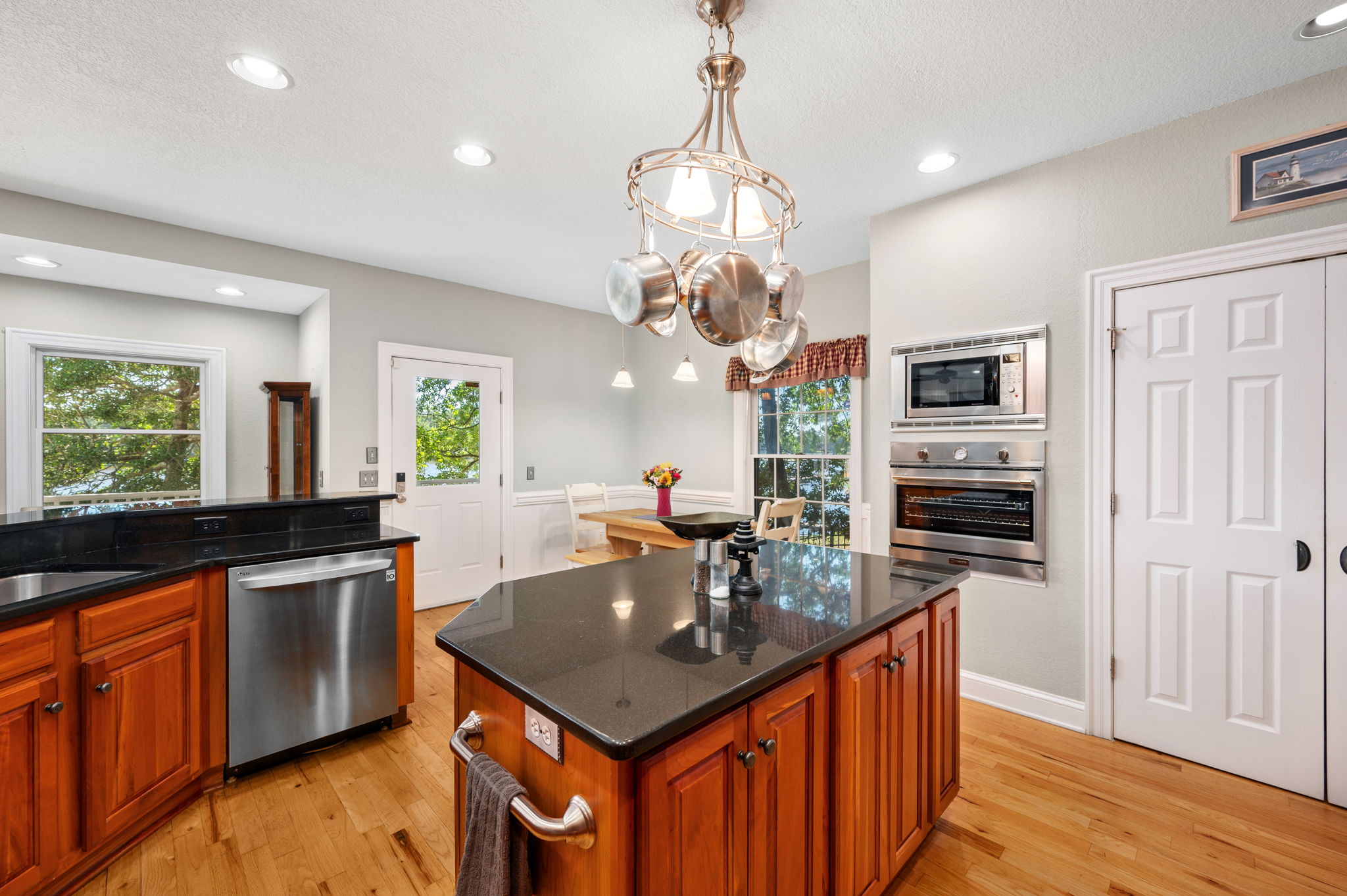 6021-Martins-Point-Kitchen-V8