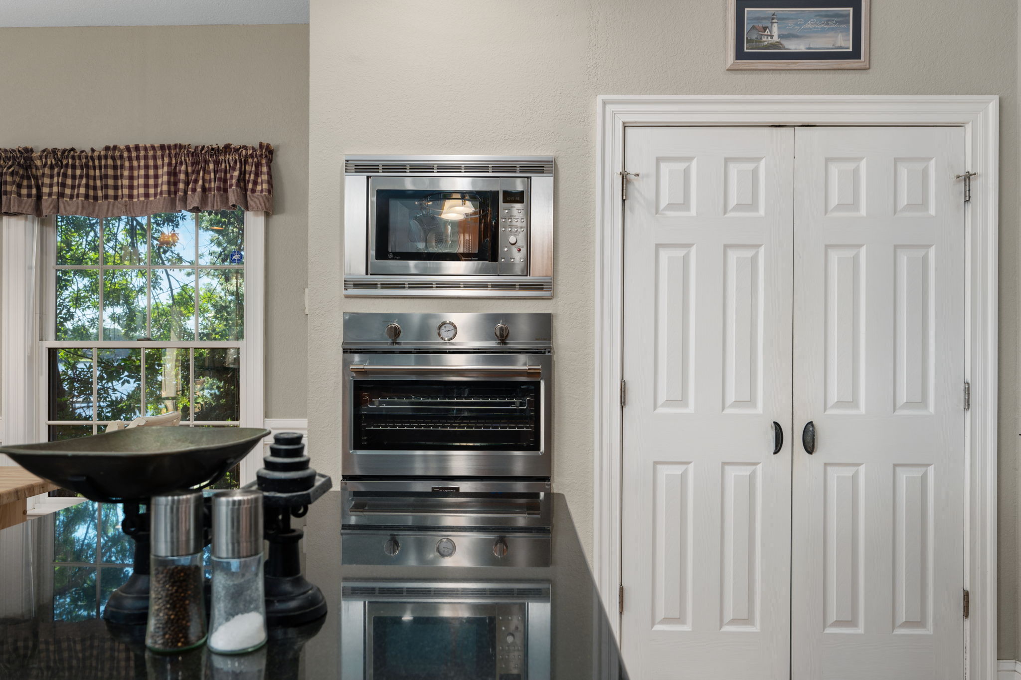 6021-Martins-Point-Kitchen-V9