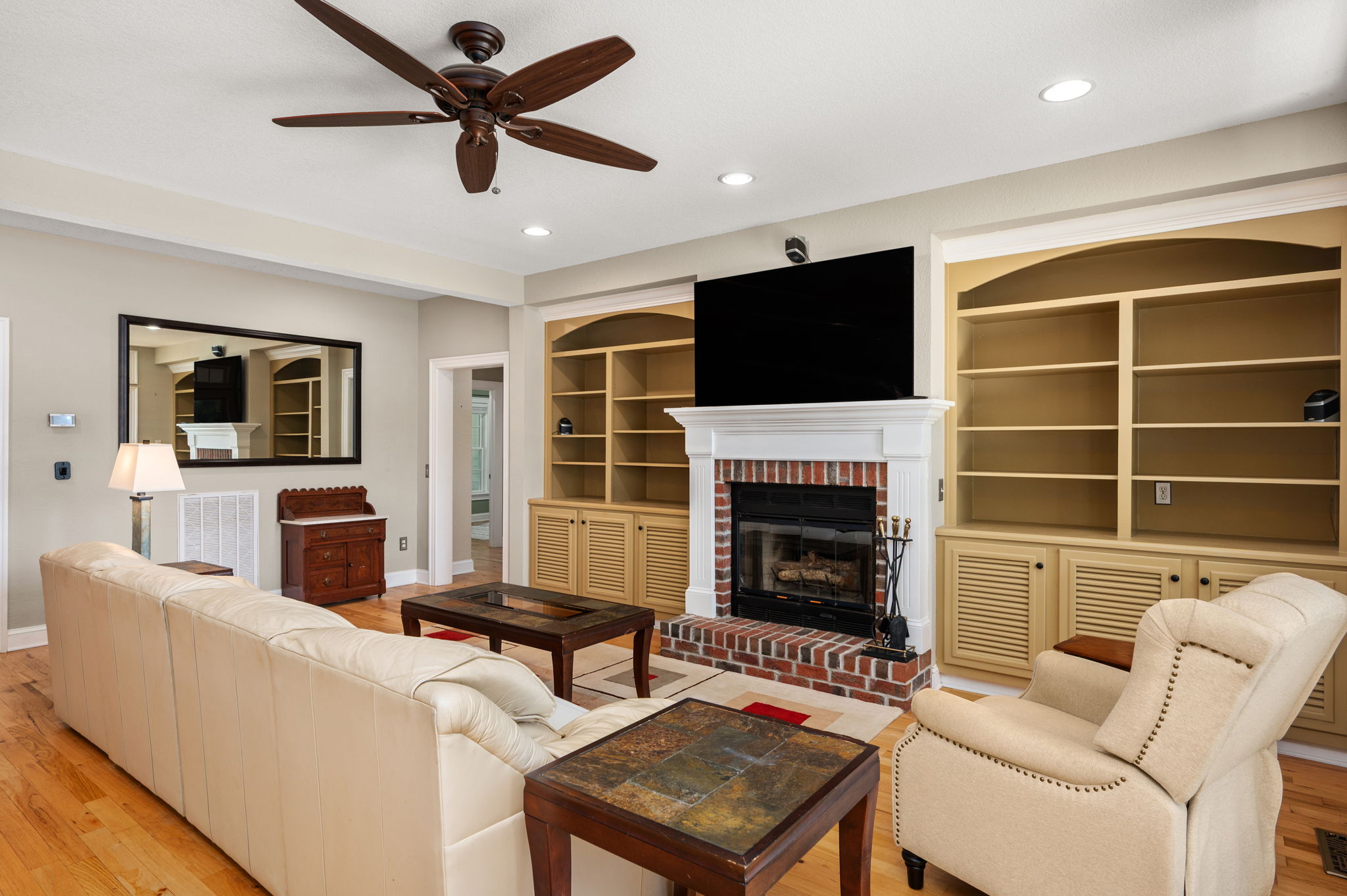 6021-Martins-Point-Living-V4