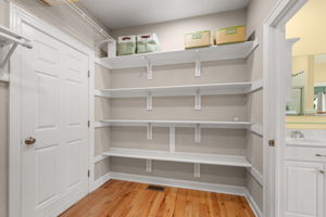 6021-Martins-Point-BR1-Closet