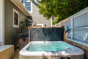 6021-Martins-Point-Hot-Tub-V2