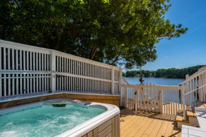 6021-Martins-Point-Hot-Tub-V3