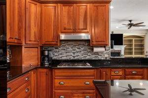 6021-Martins-Point-Kitchen-V5