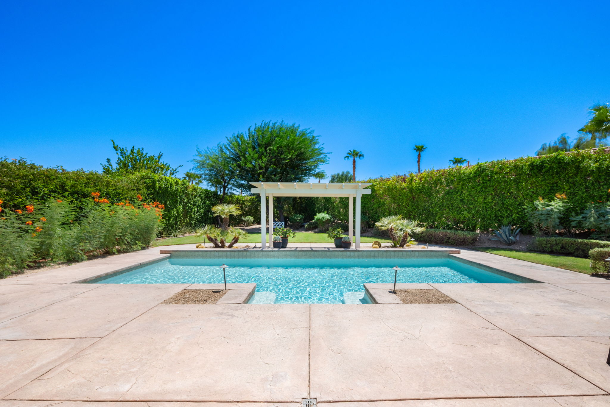  Photo 51