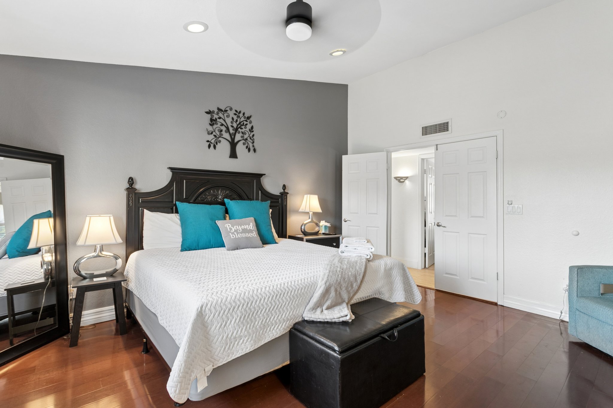 6025 E Beck Ln - 026.jpg