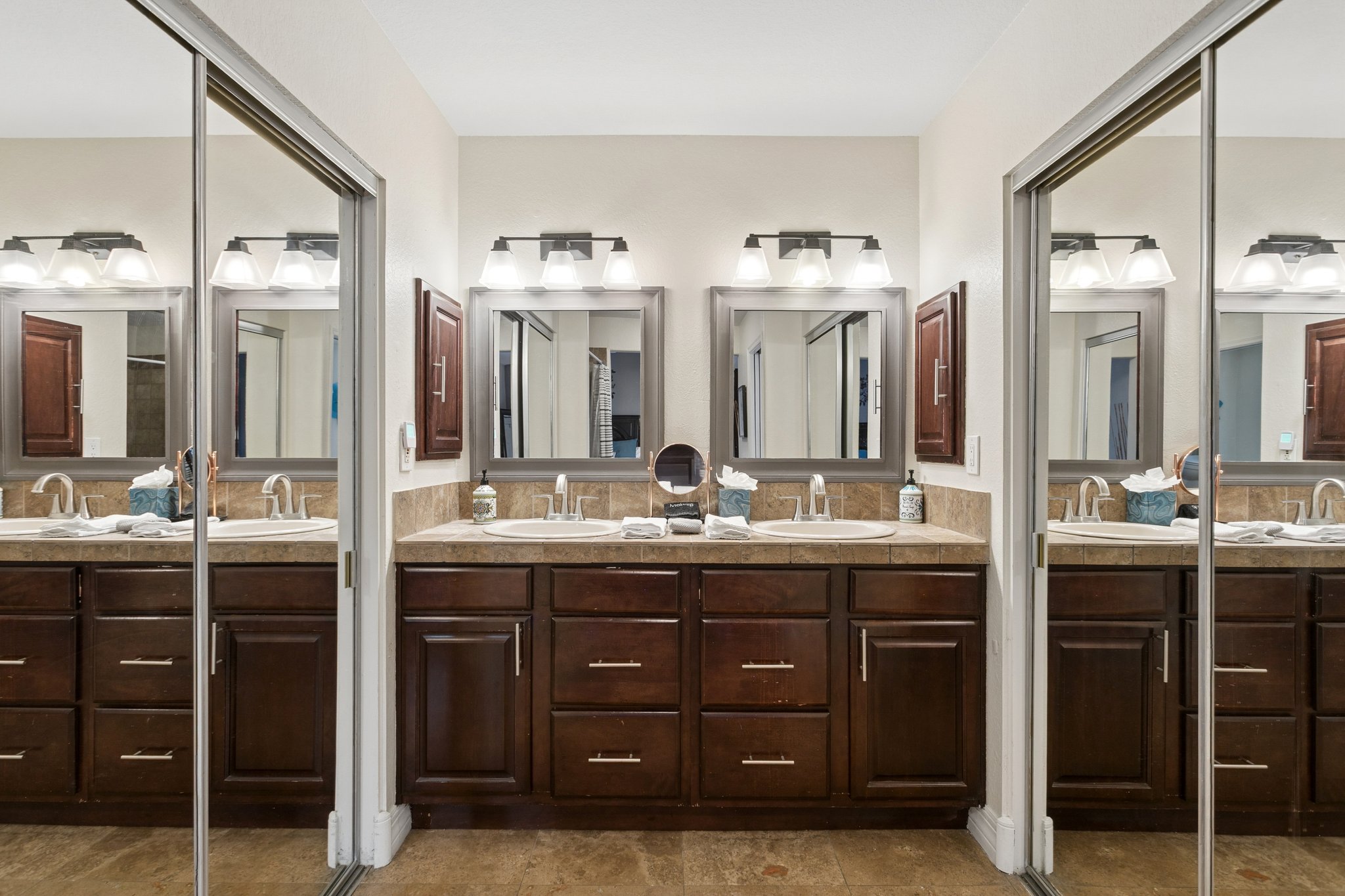 6025 E Beck Ln - 029.jpg