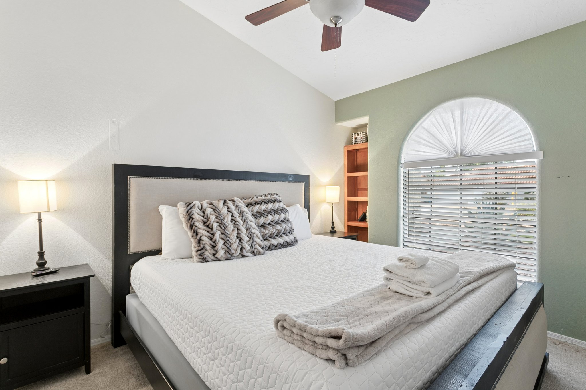 6025 E Beck Ln - 030.jpg