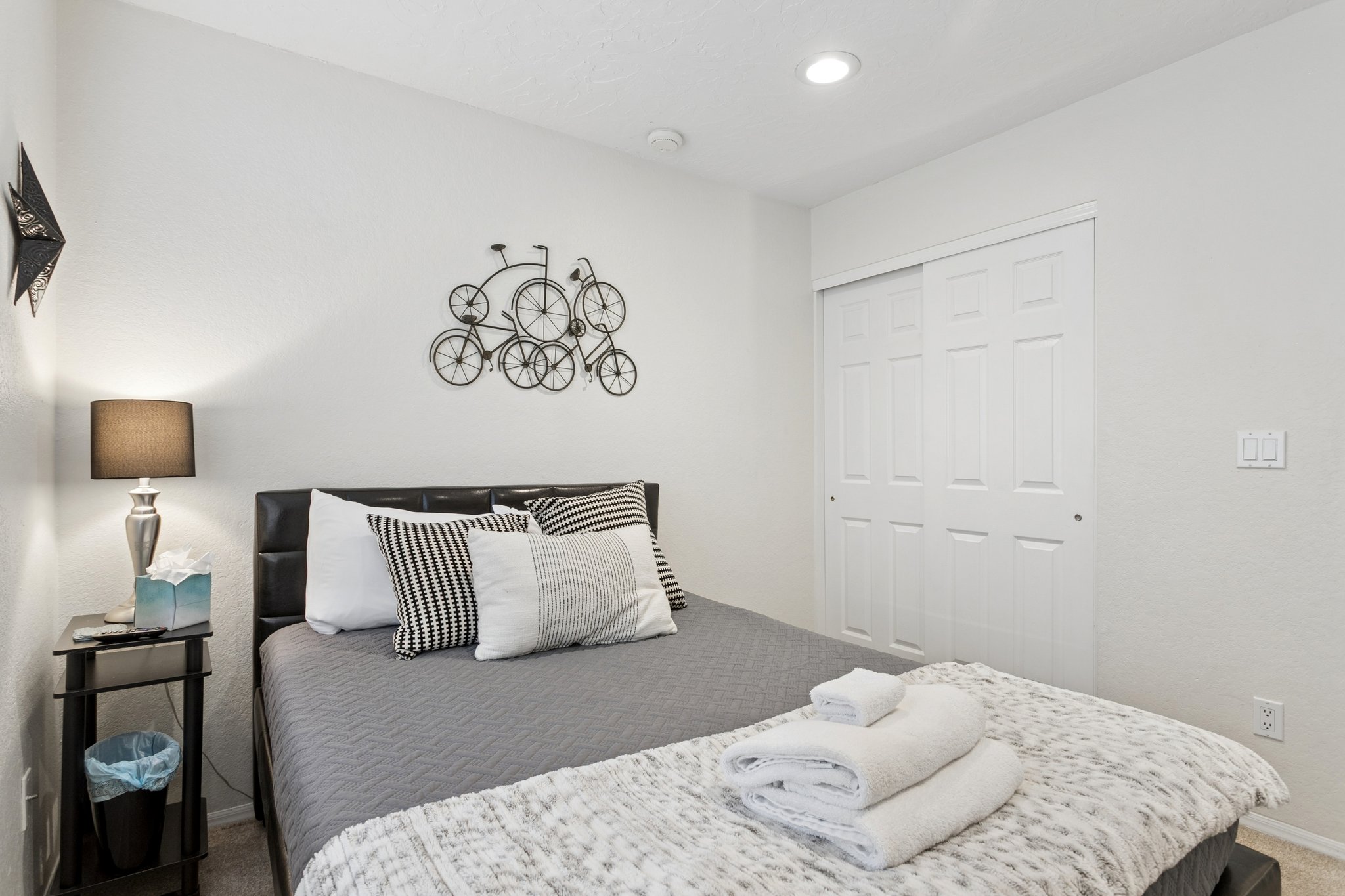 6025 E Beck Ln - 034.jpg